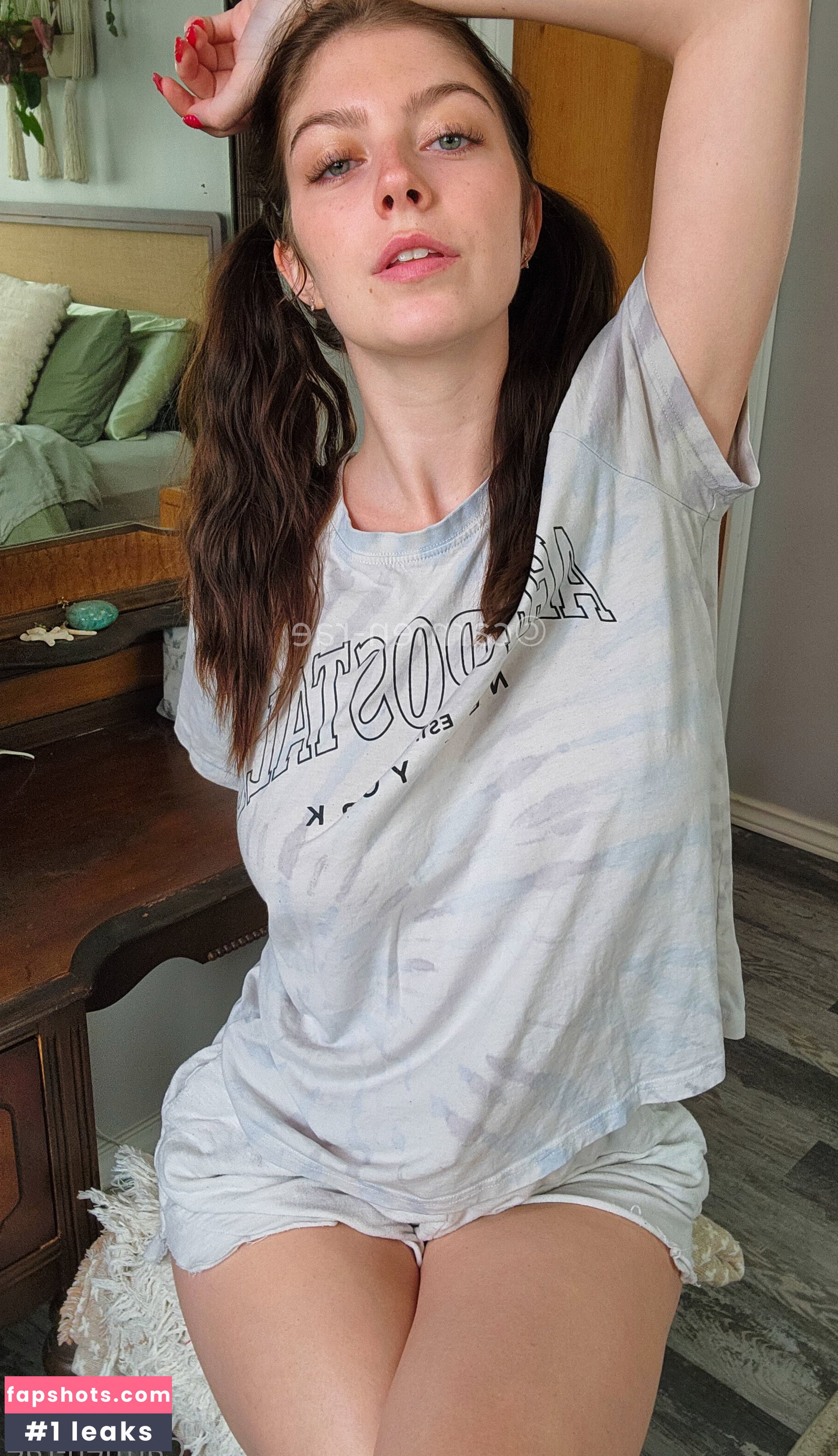 Carmen-Rae gallery photo #149