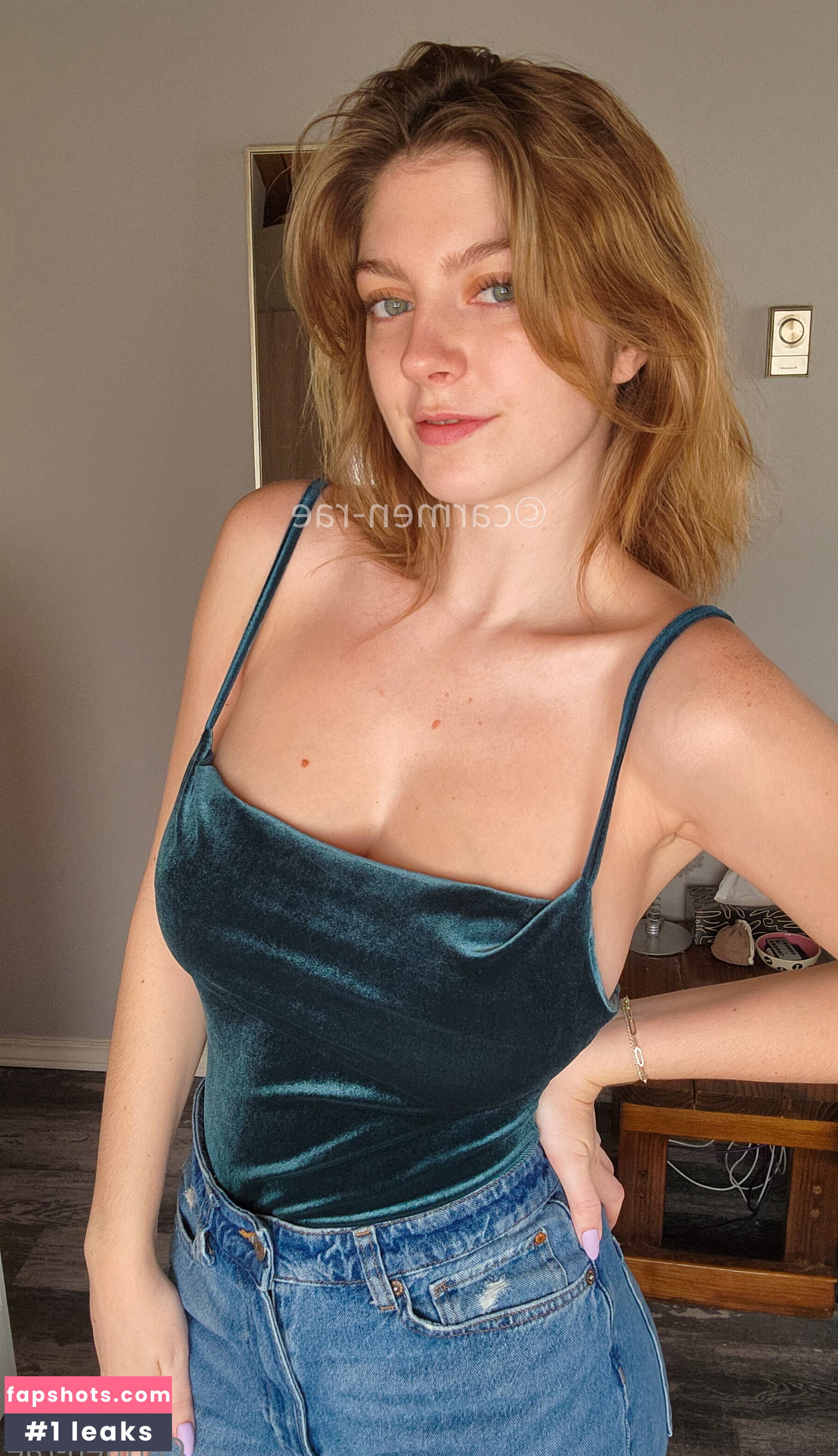 Carmen-Rae gallery photo #9258