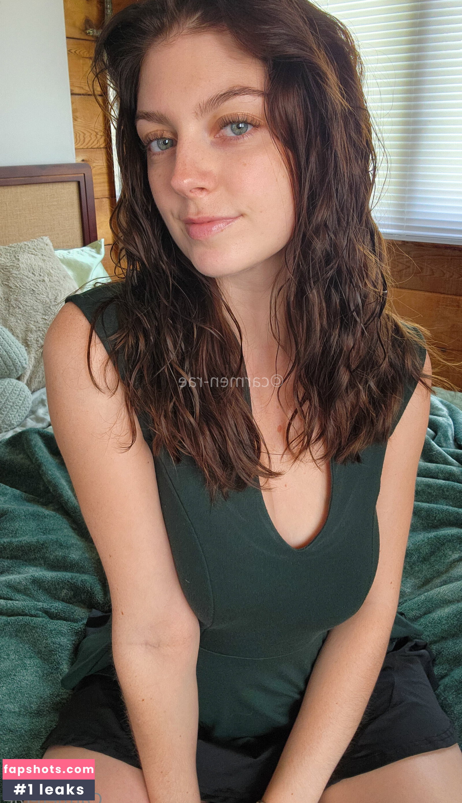 Carmen-Rae gallery photo #6096