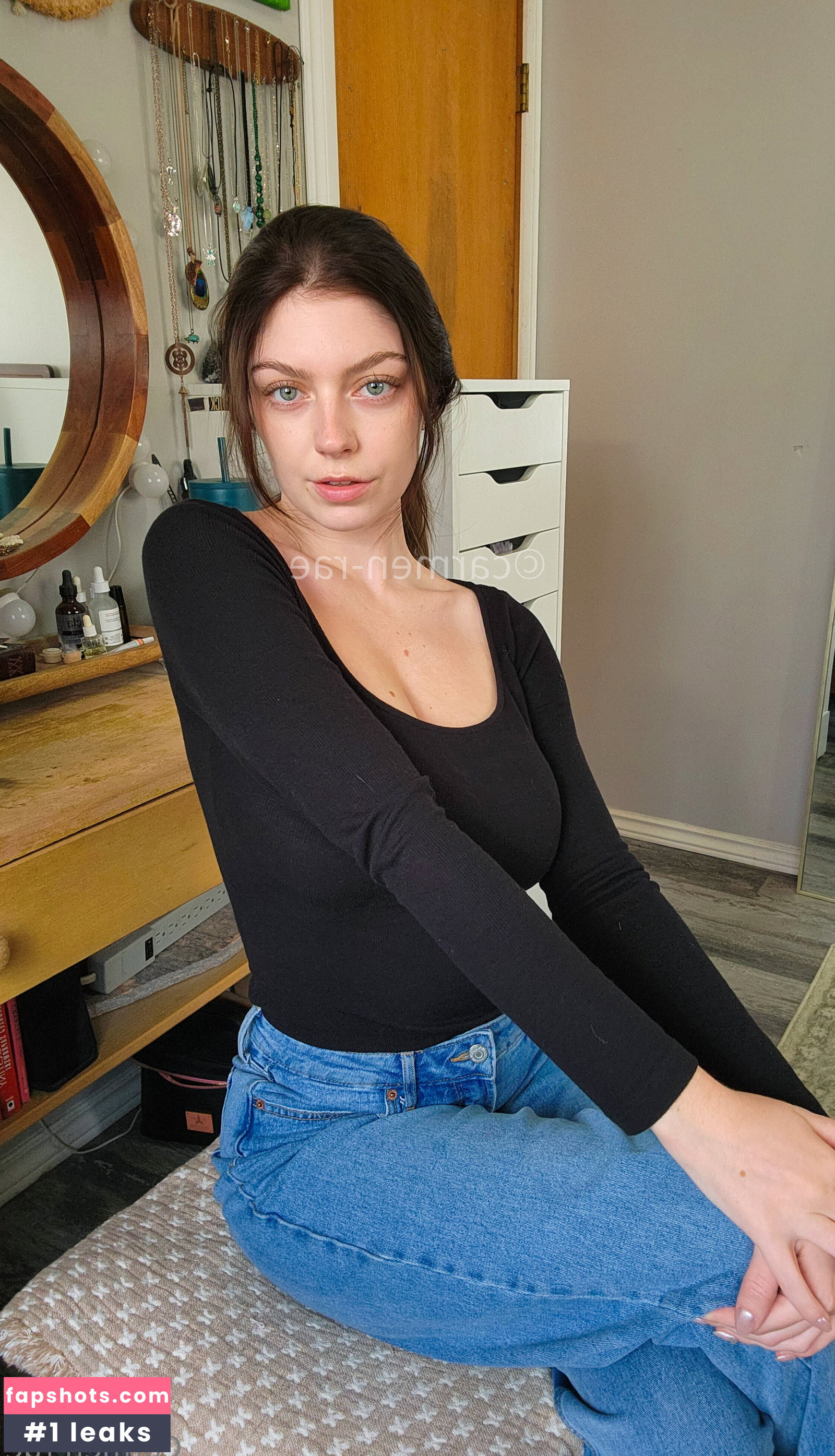 Carmen-Rae gallery photo #115