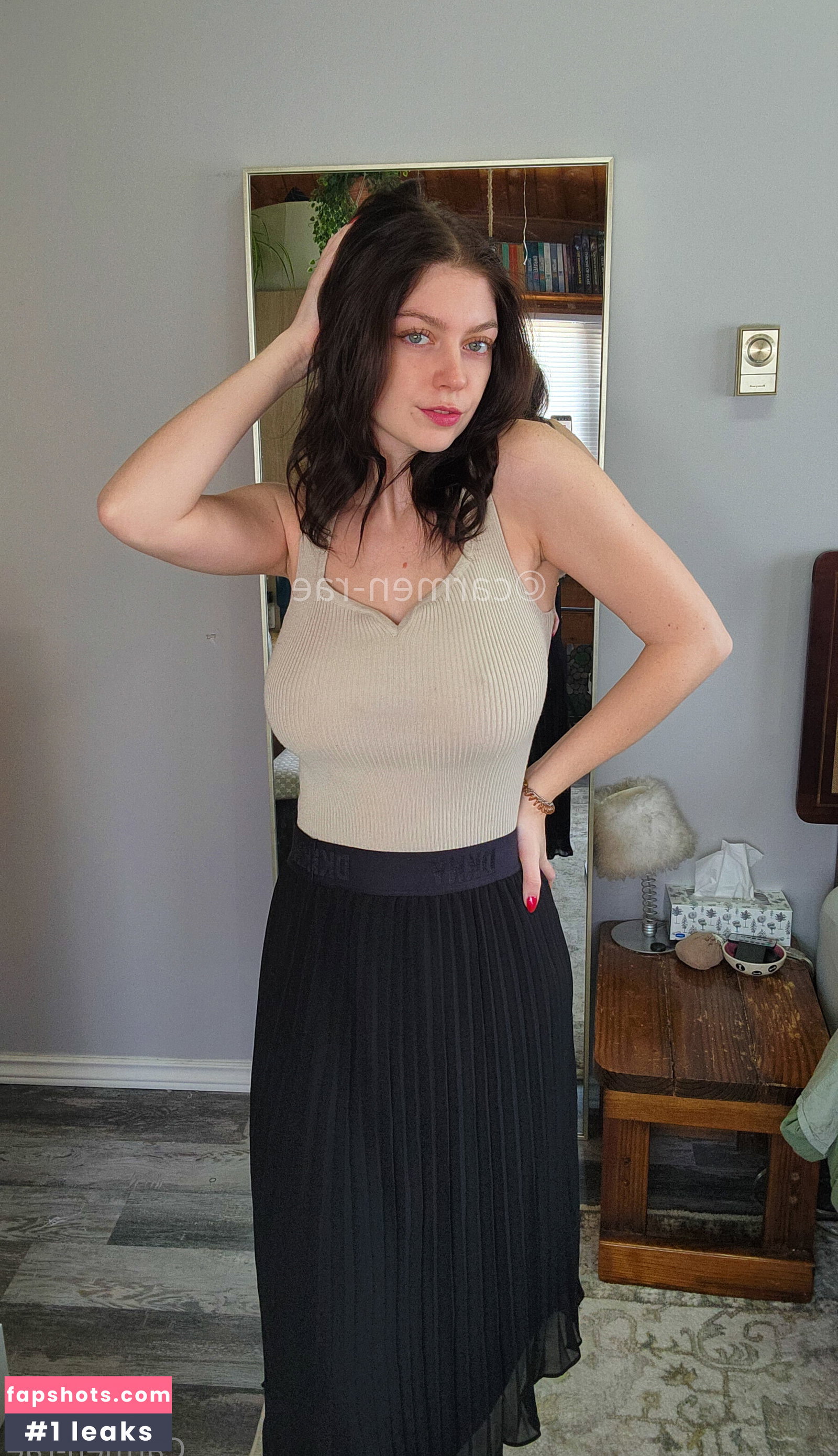 Carmen-Rae gallery photo #912