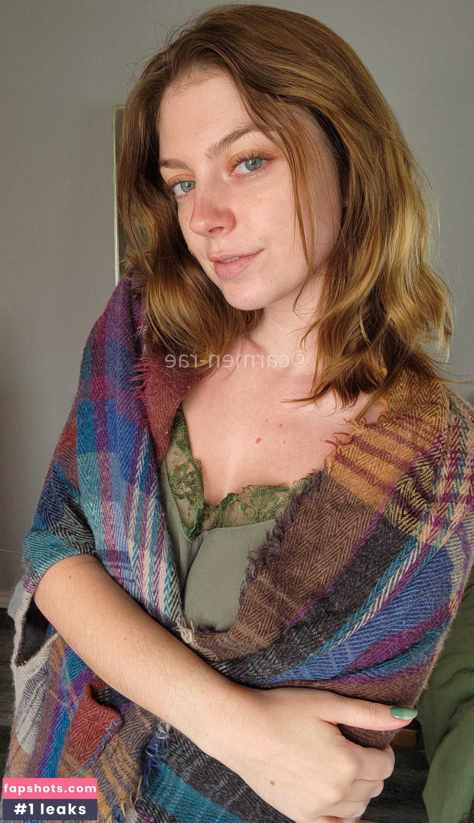 Carmen-Rae gallery photo #618
