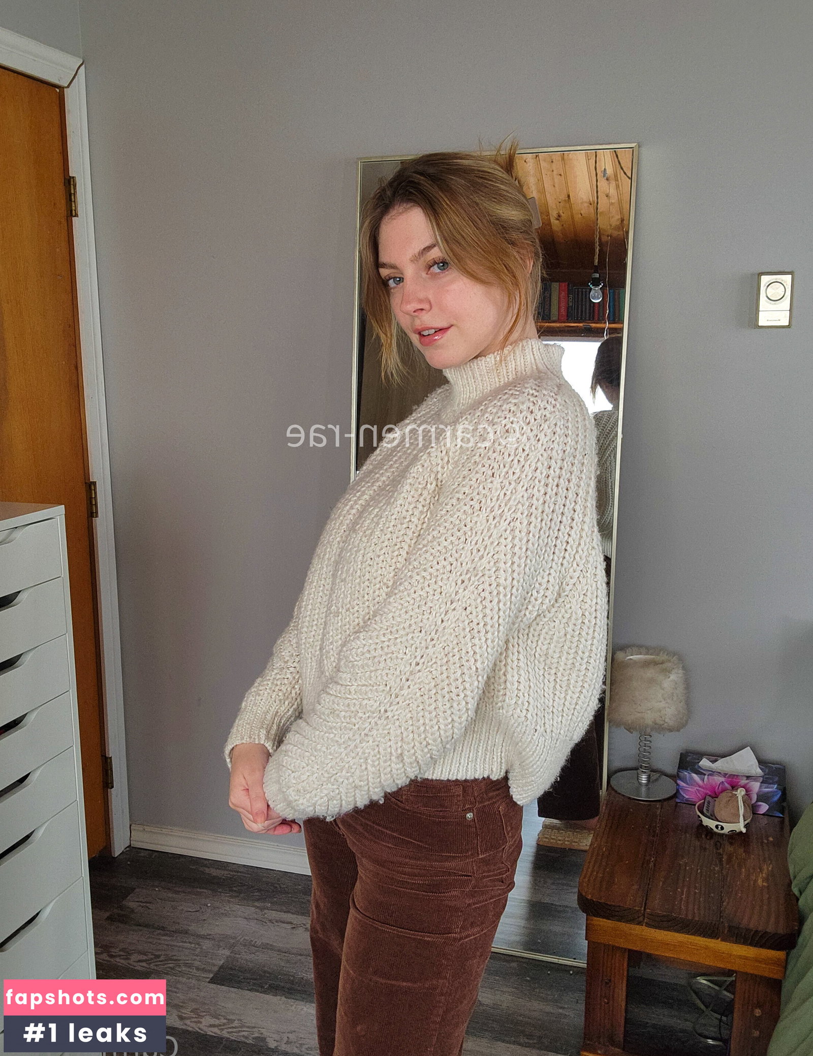 Carmen-Rae gallery photo #5983