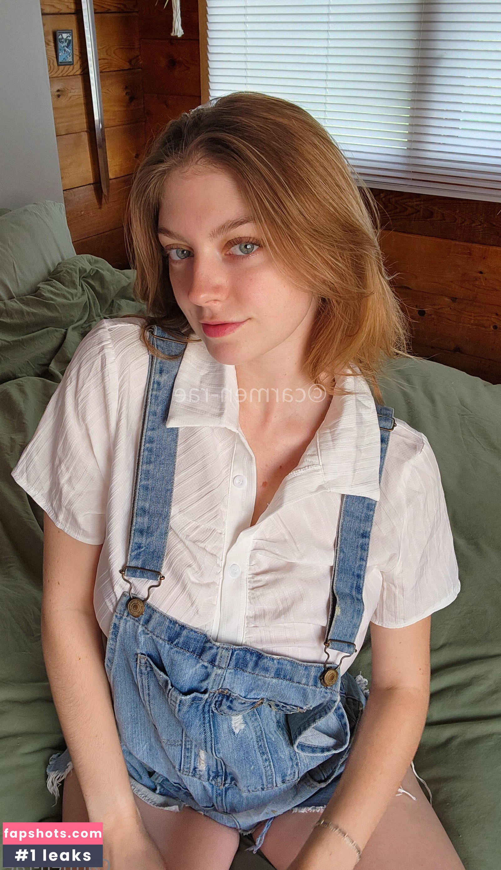 Carmen-Rae gallery photo #2002