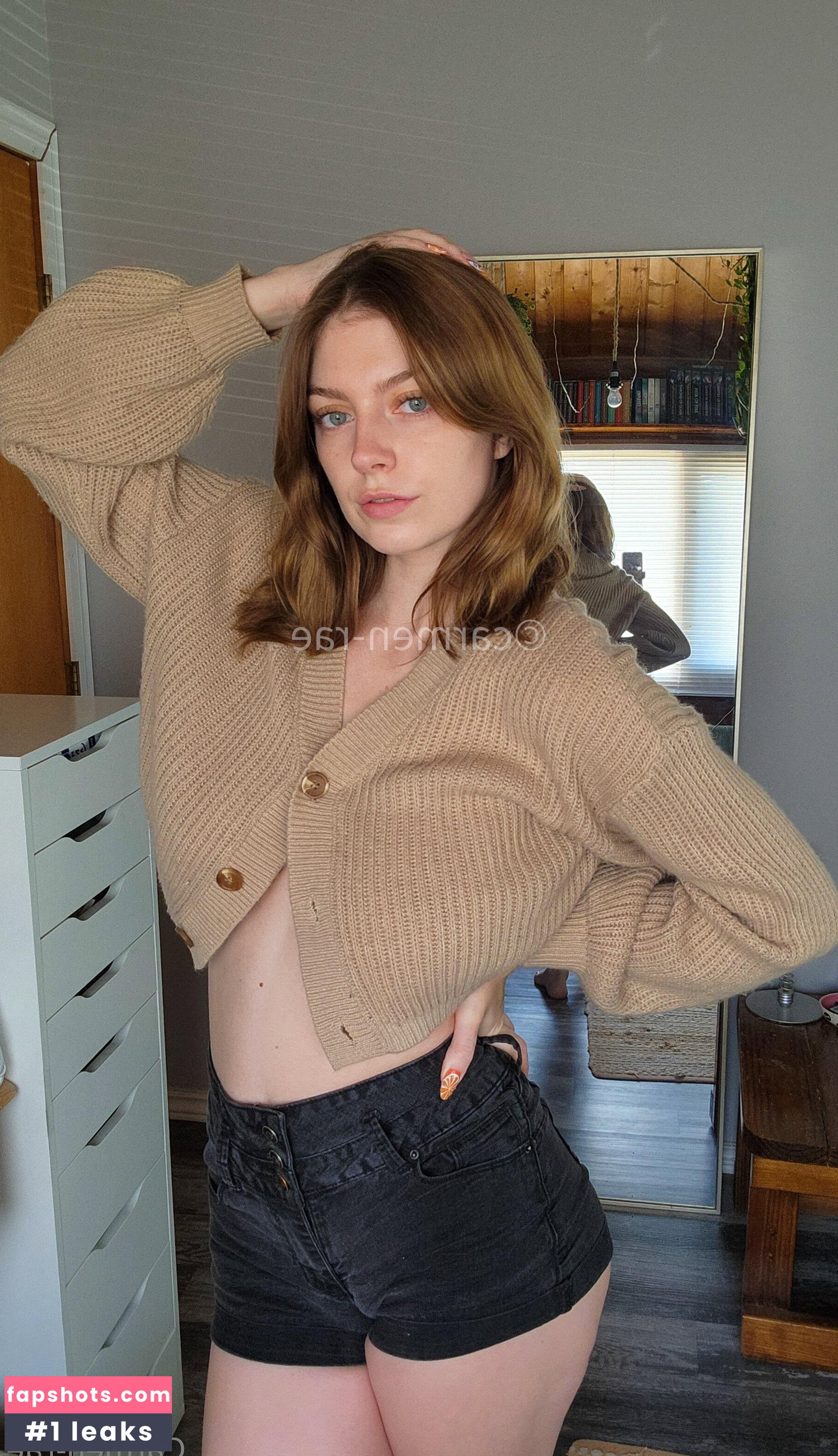 Carmen-Rae gallery photo #486