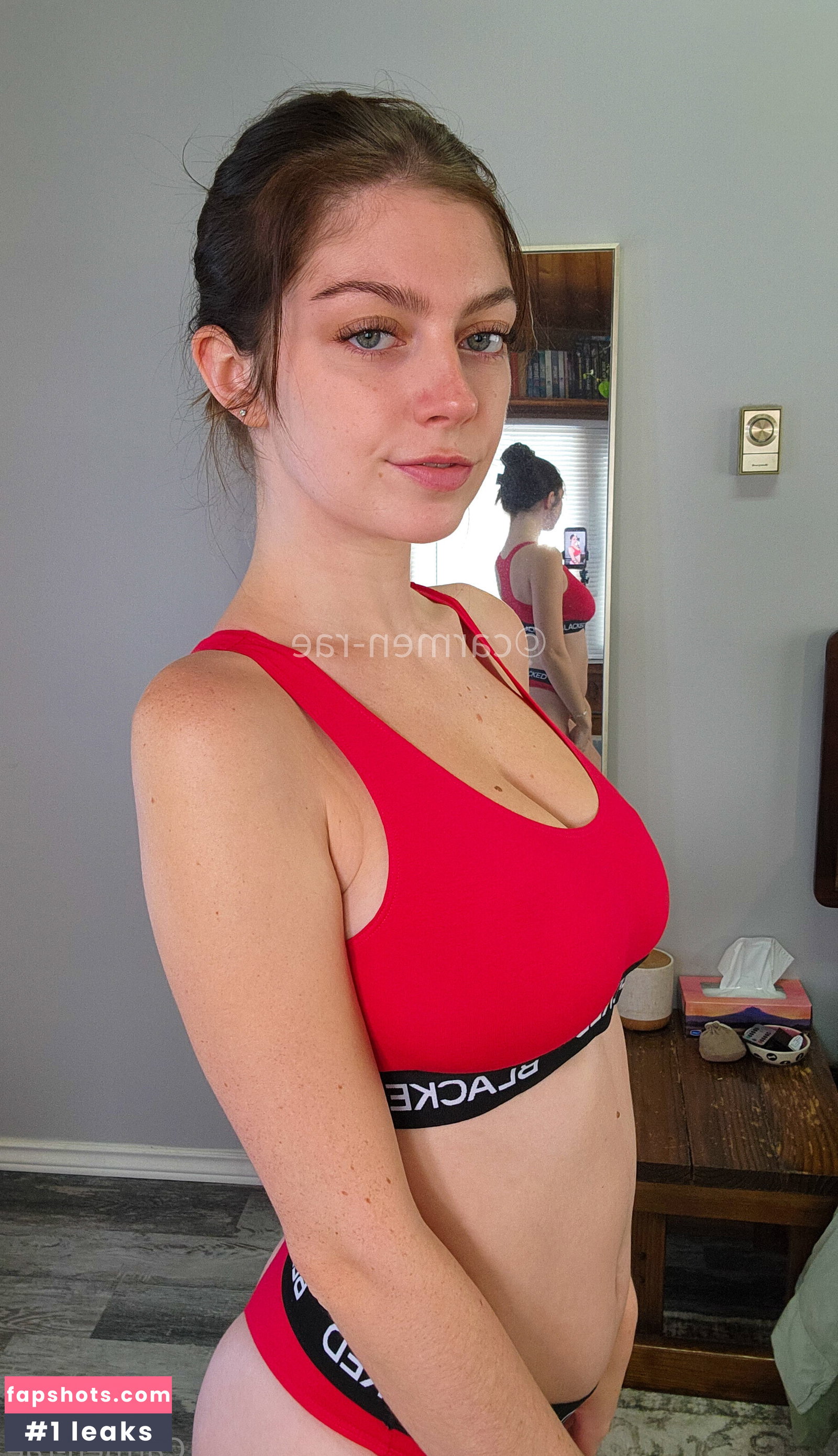 Carmen-Rae gallery photo #3528