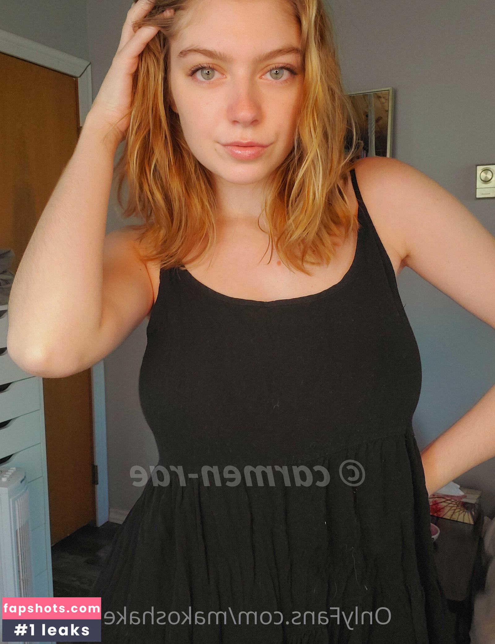 Carmen-Rae gallery photo #2001