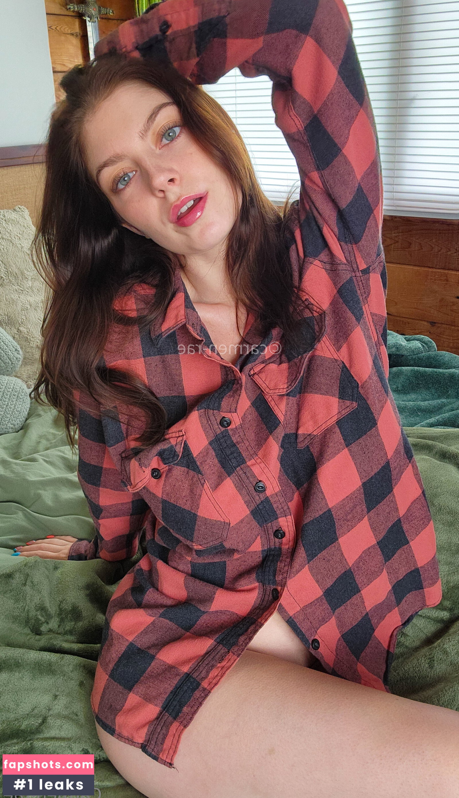 Carmen-Rae gallery photo #999