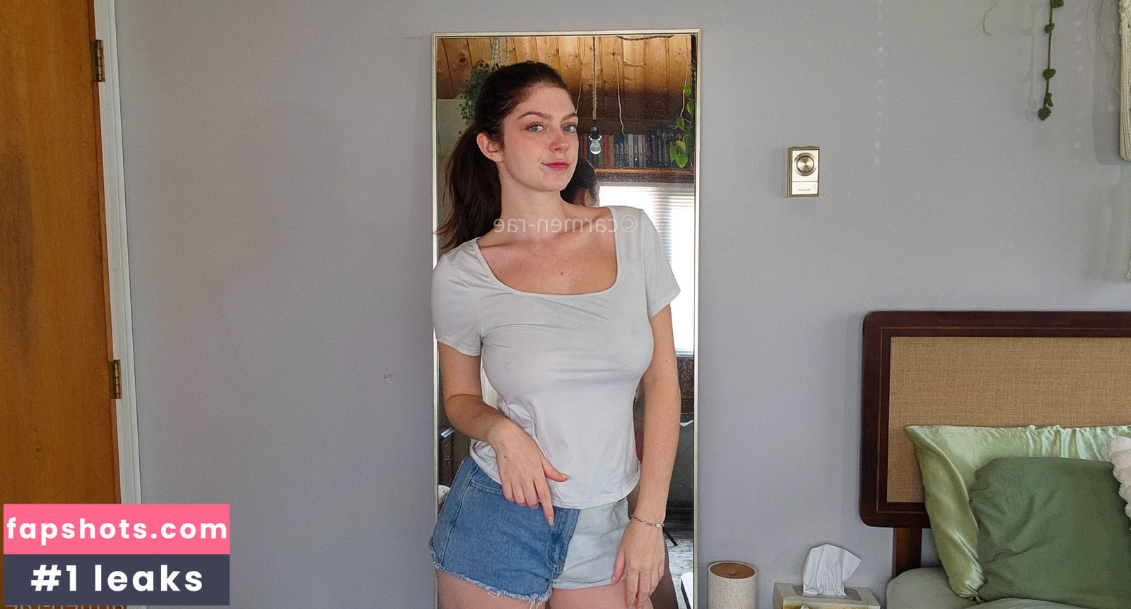 Carmen-Rae gallery photo #8857