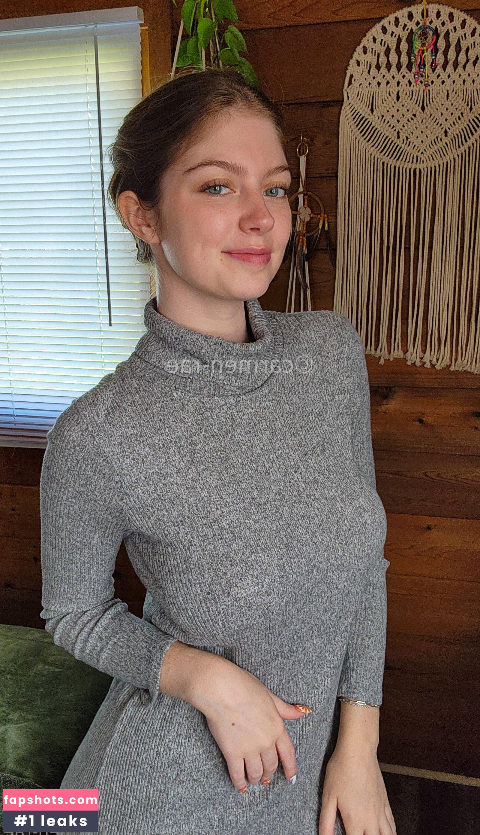 Carmen-Rae gallery photo #6072