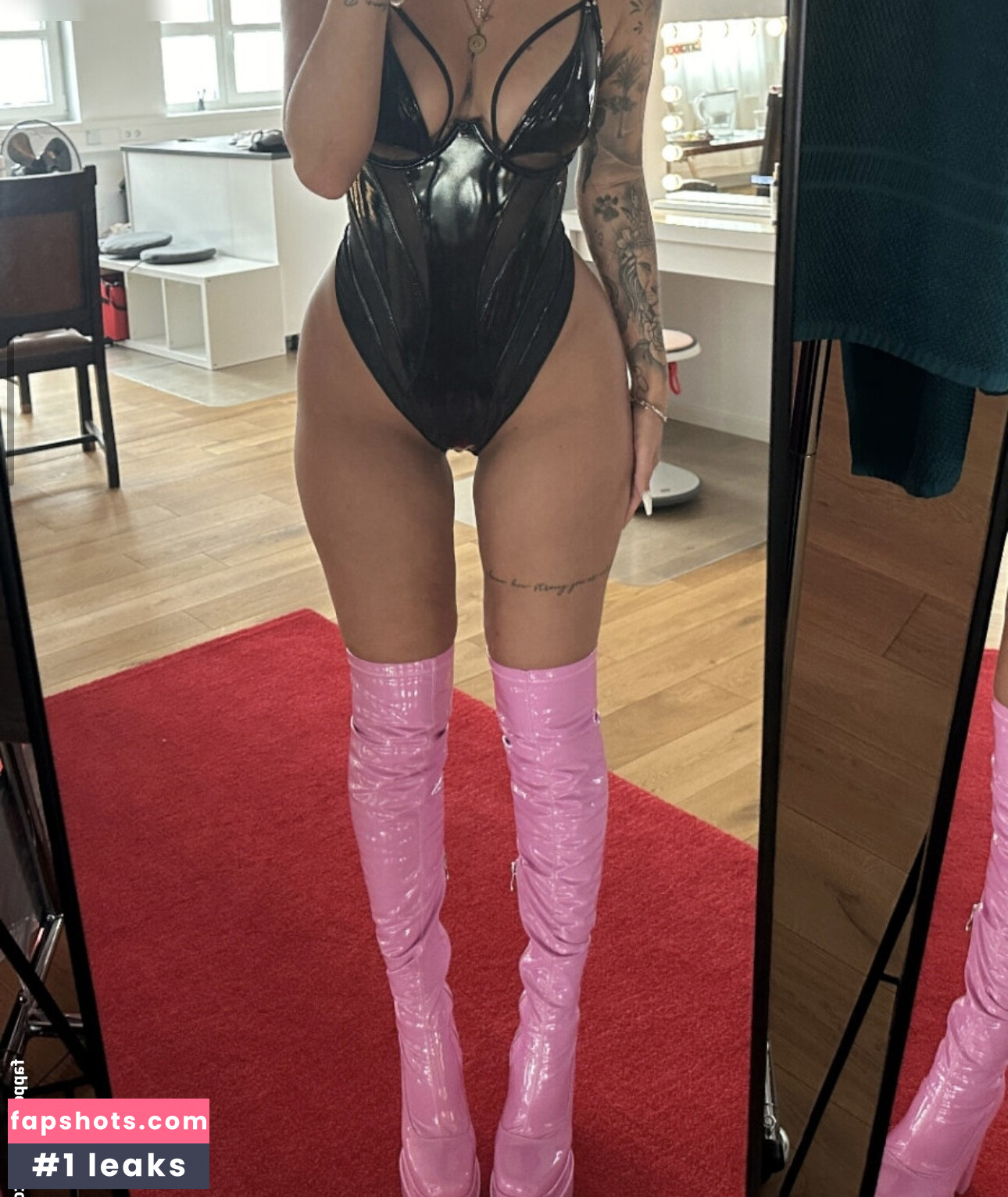 caro_loesel gallery photo #70