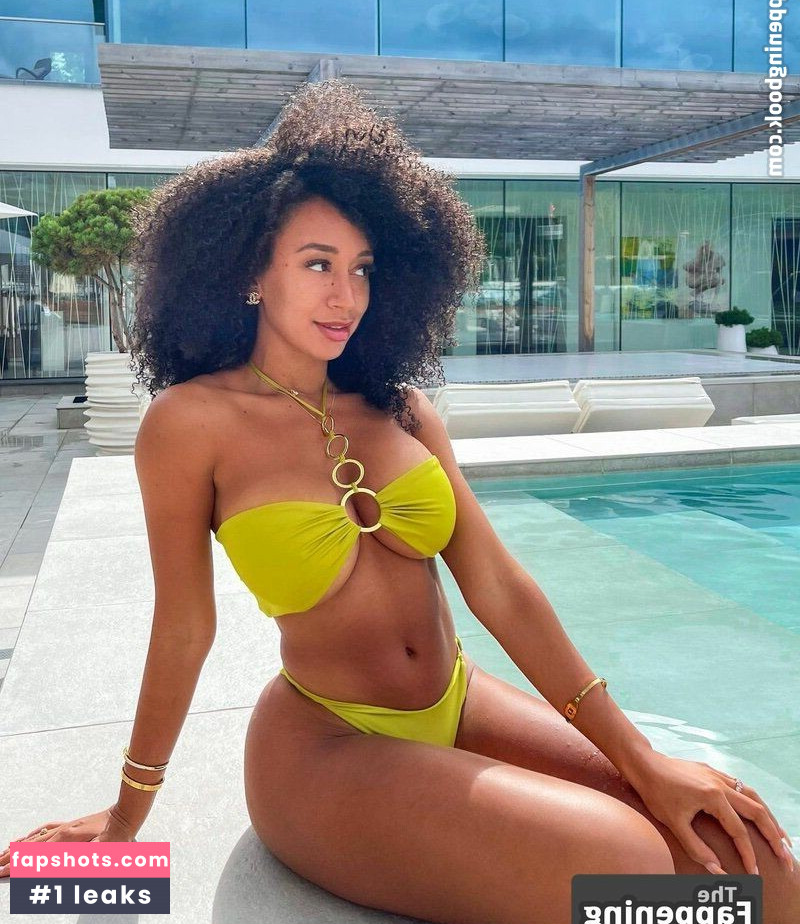 Caro Viee gallery photo #12