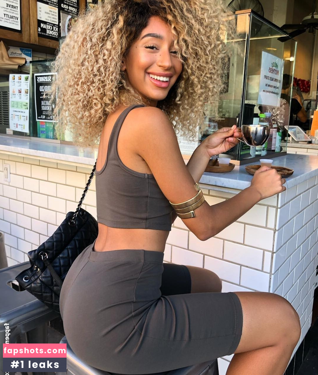 Caro Viee gallery photo #44