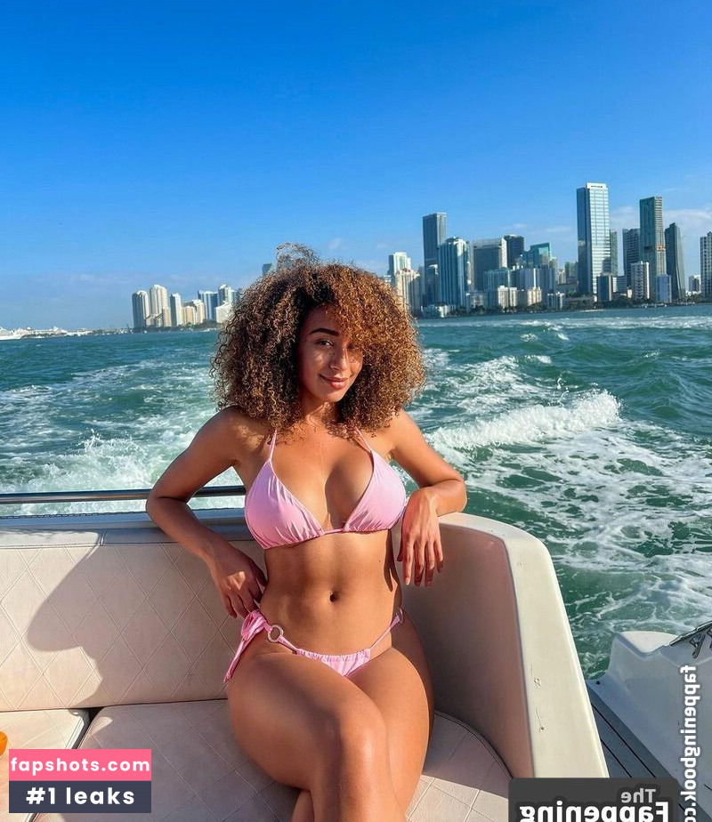 Caro Viee gallery photo #10