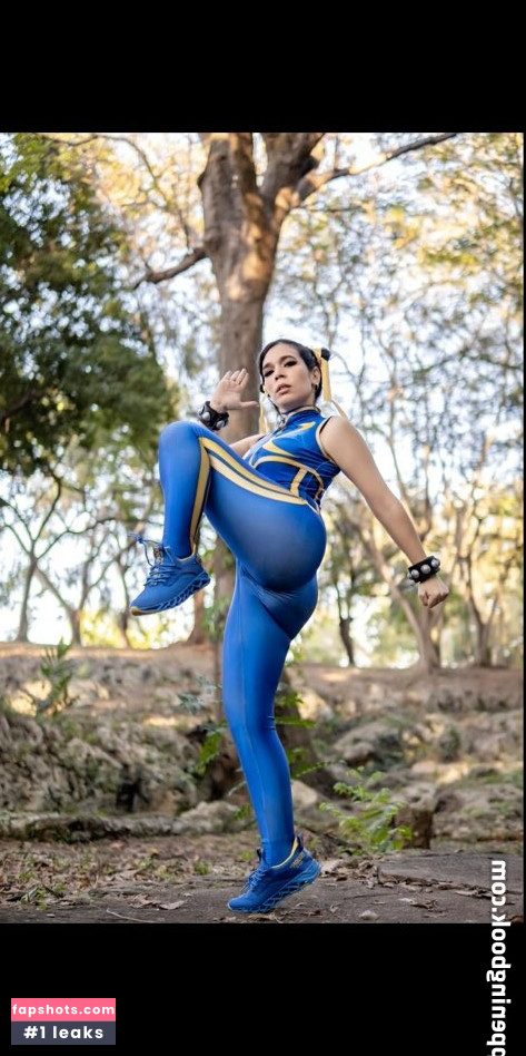 Caroangulito Cosplayer nude babe gallery