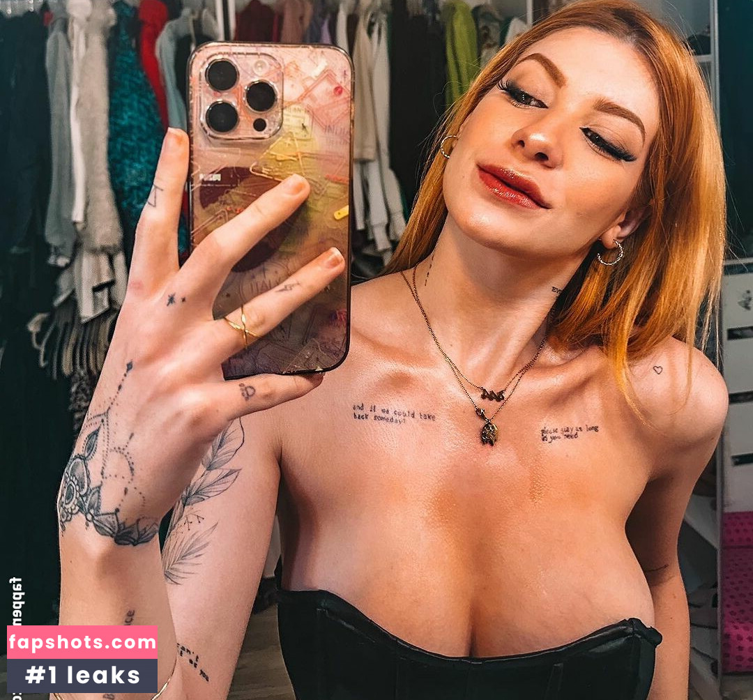 Carol Camargo gallery photo #2