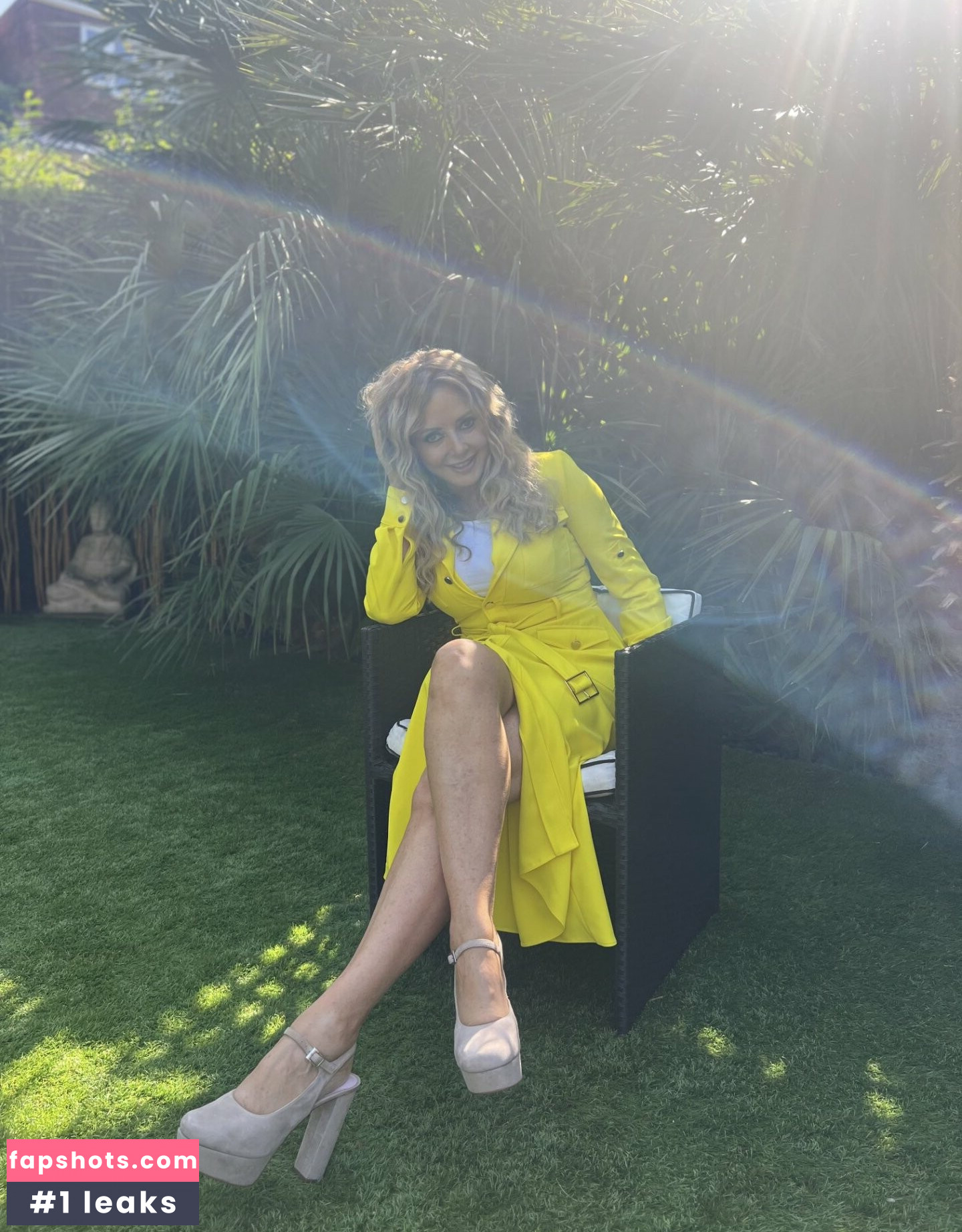 Carol Vorderman gallery photo #107