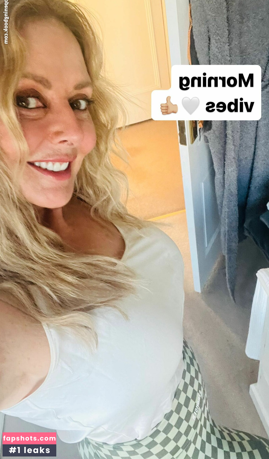 Carol Vorderman gallery photo #109