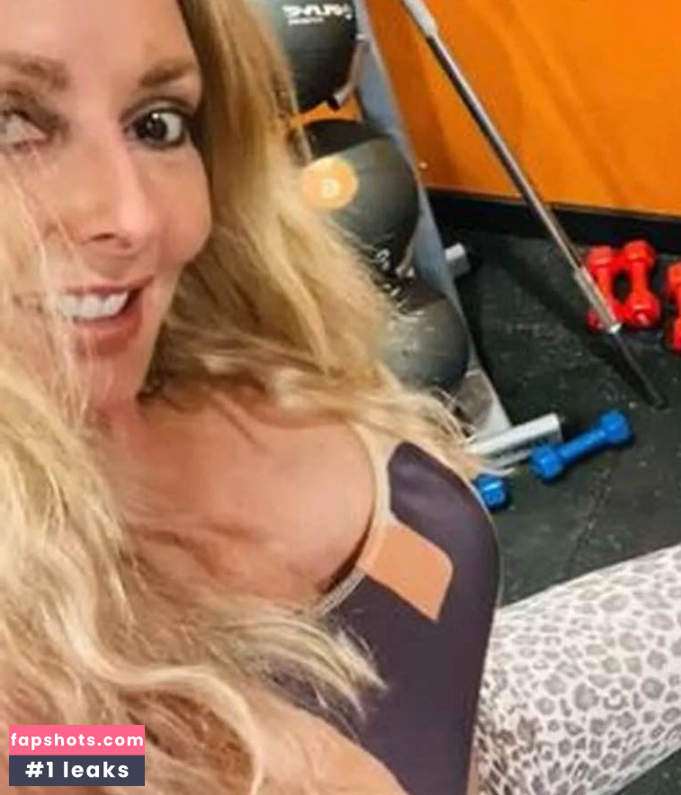 Carol Vorderman gallery photo #15