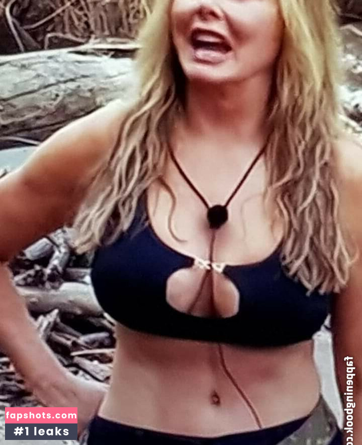 Carol Vorderman gallery photo #157