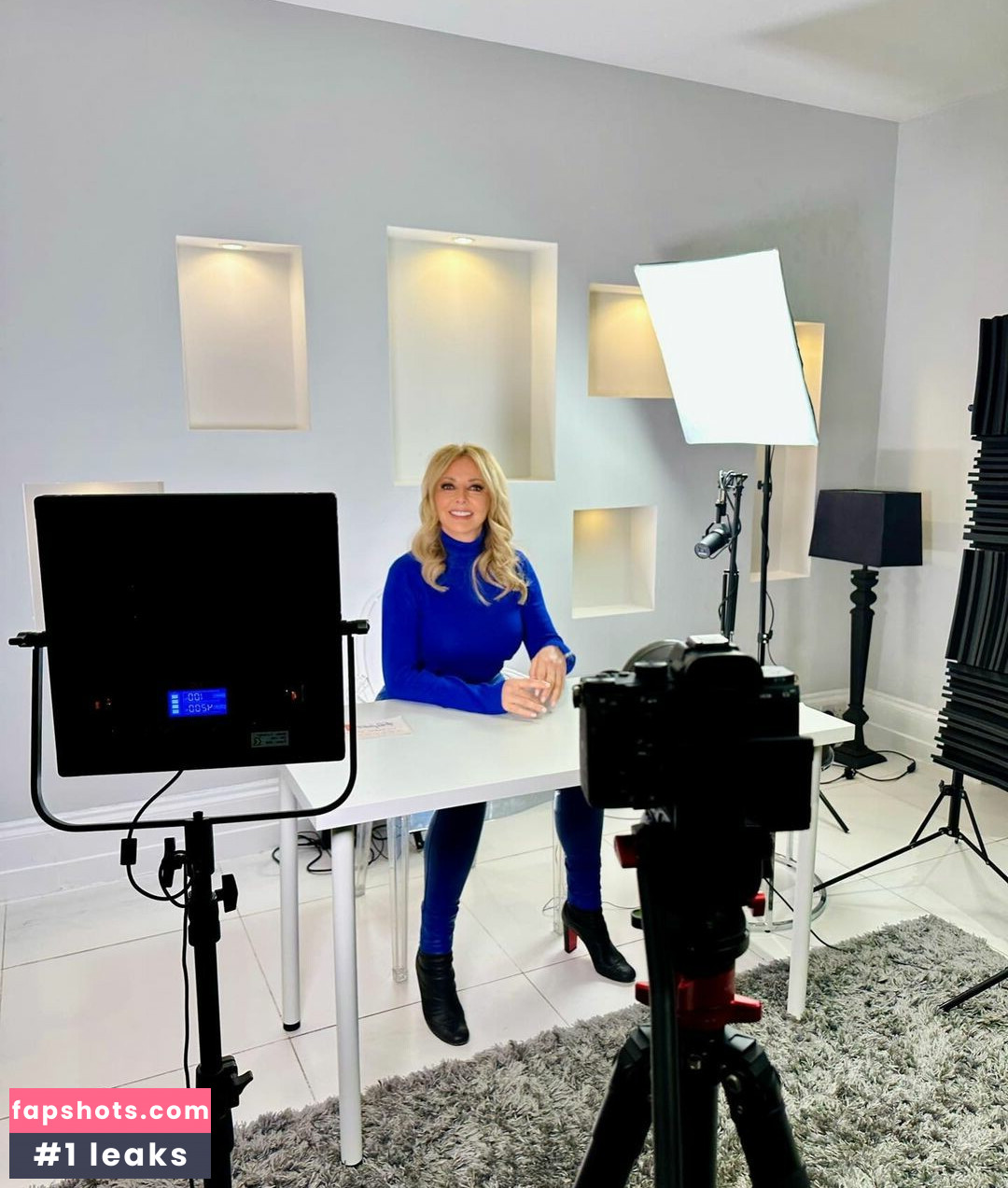 Carol Vorderman gallery photo #169