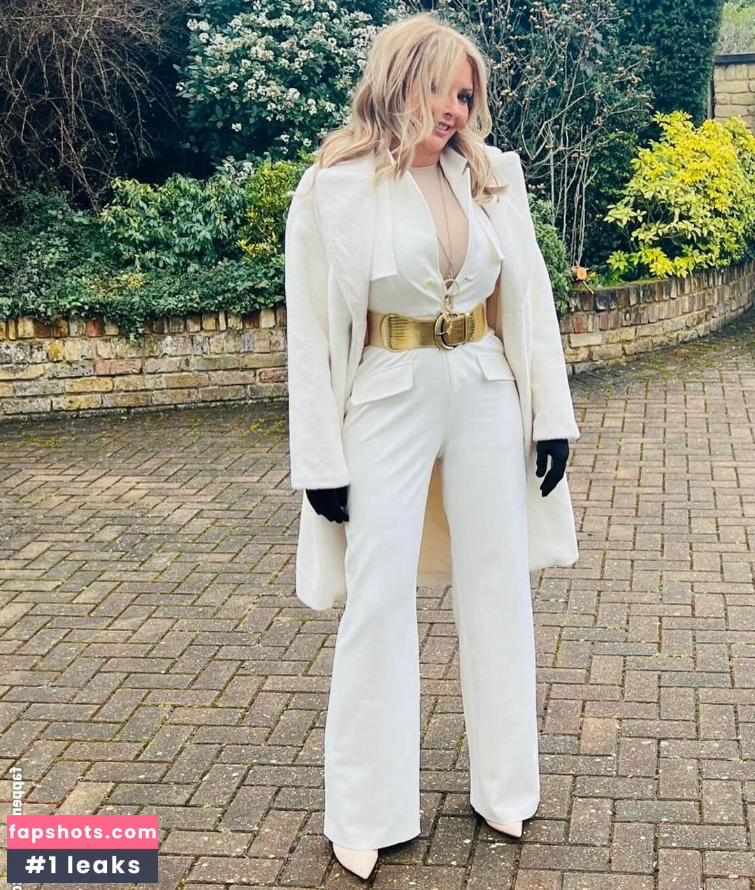 Carol Vorderman gallery photo #180