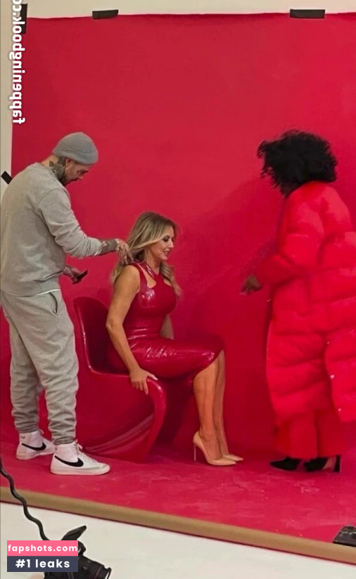 Carol Vorderman gallery photo #212