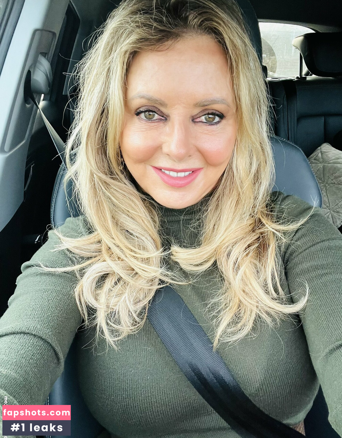 Carol Vorderman gallery photo #216