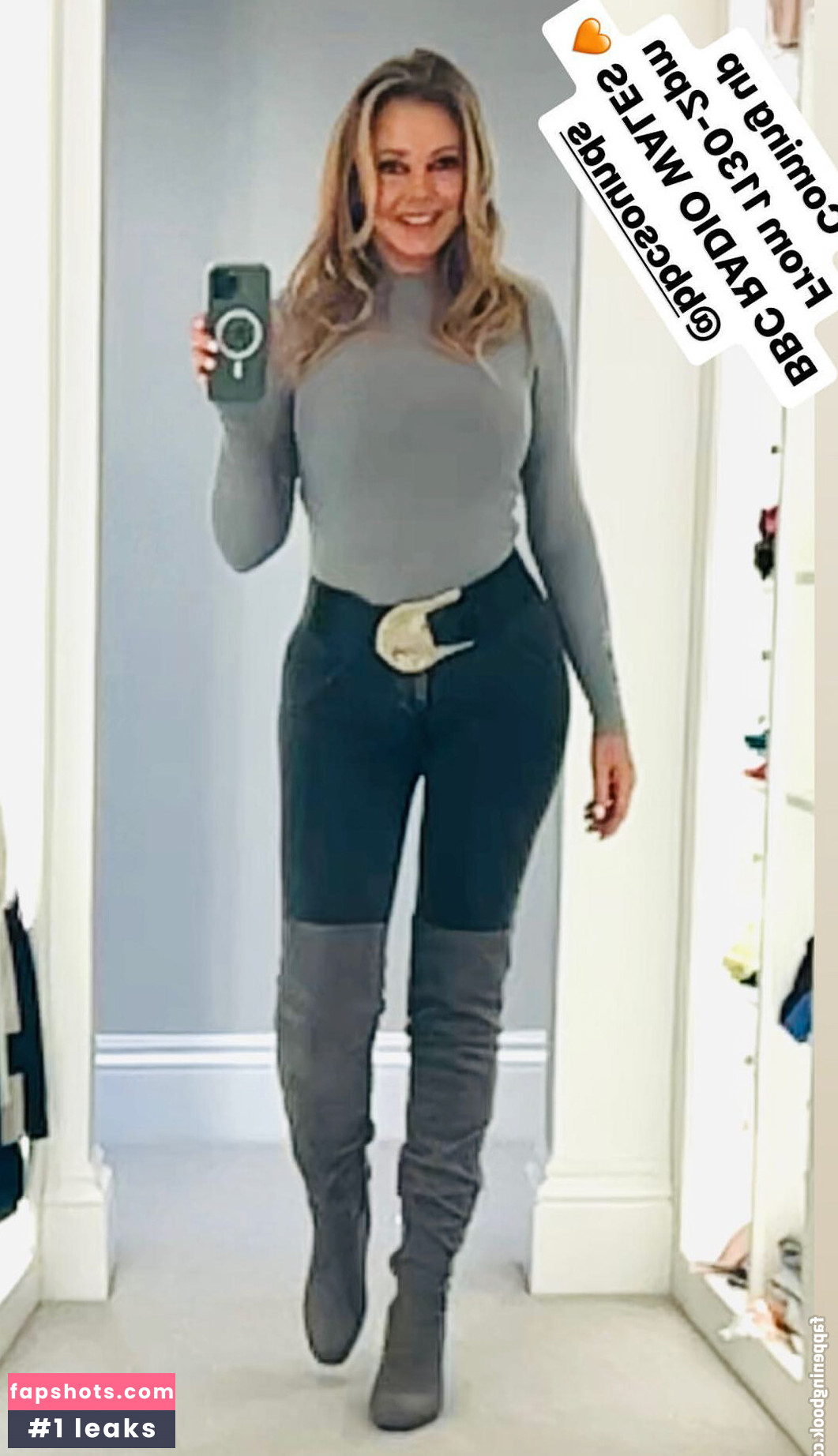 Carol Vorderman gallery photo #226