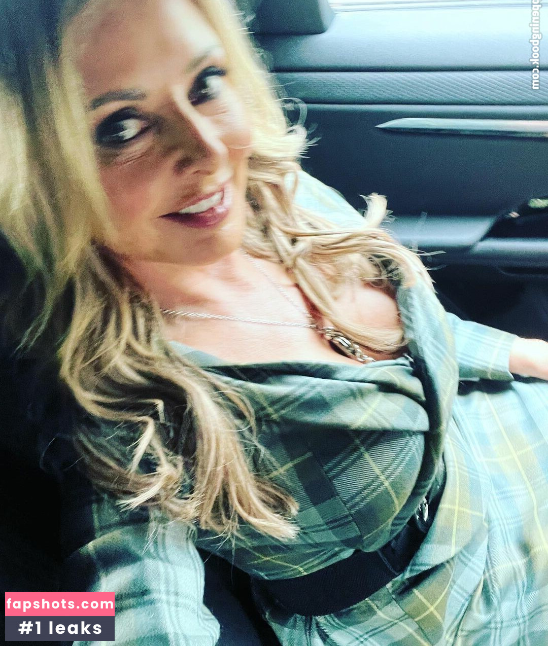 Carol Vorderman gallery photo #236