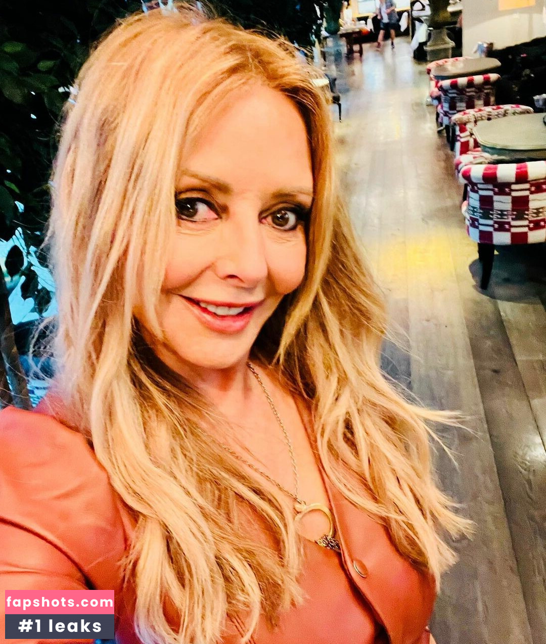 Carol Vorderman gallery photo #98