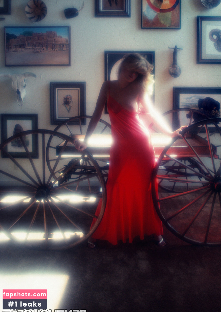 Carolann gallery photo #11