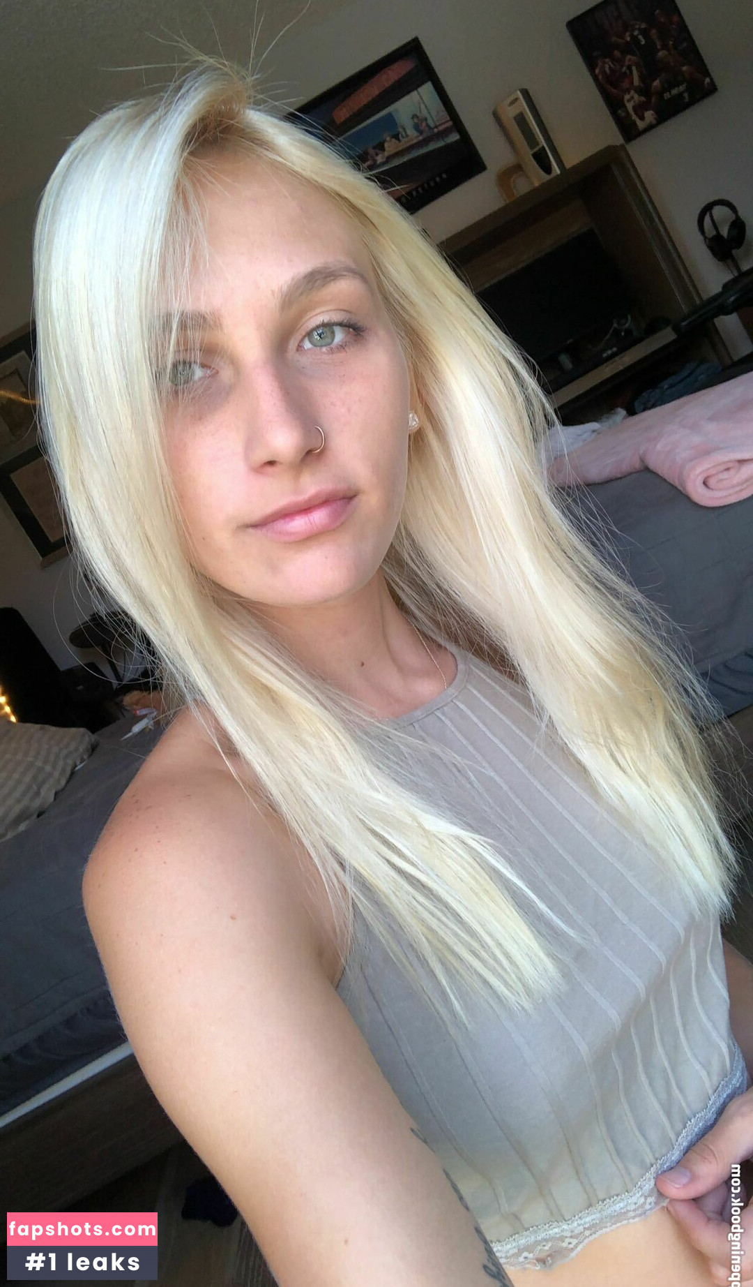 Carolann gallery photo #12