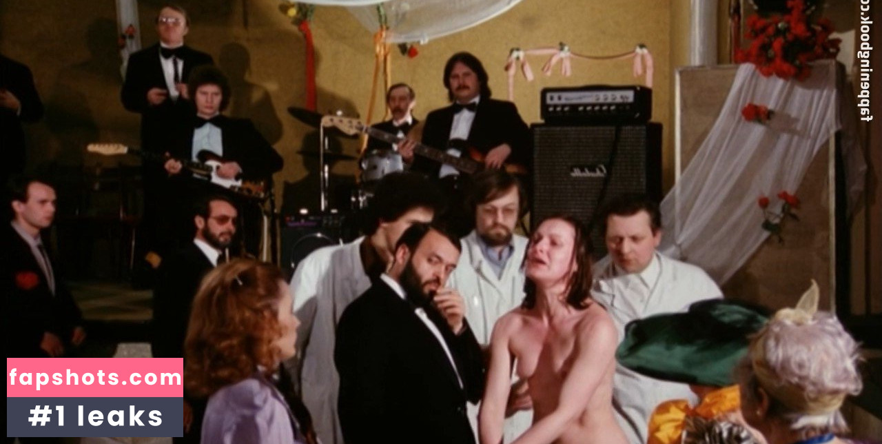 Carole Bouquet gallery photo #12