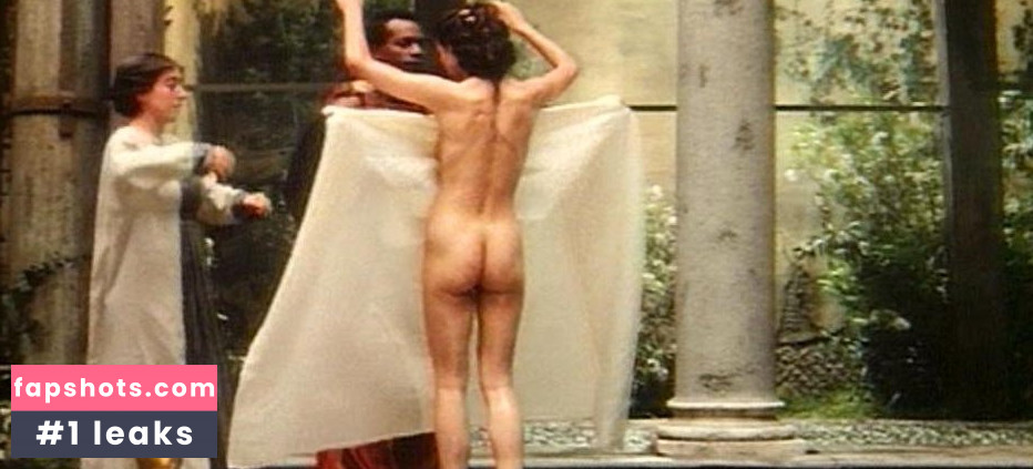 Carole Bouquet Nahé úniky fotek pouze od fanoušků #40 - Fapshots