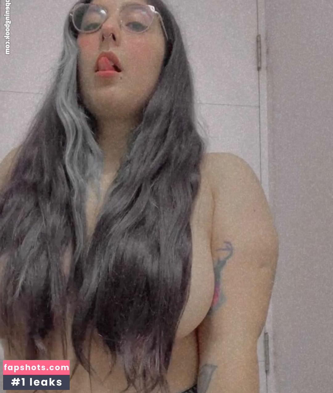 Carolin.a__sto gallery photo #10