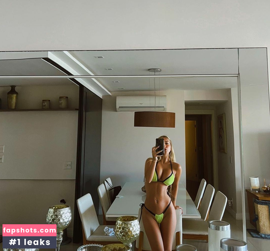 Carolina Fernandes nude babe gallery