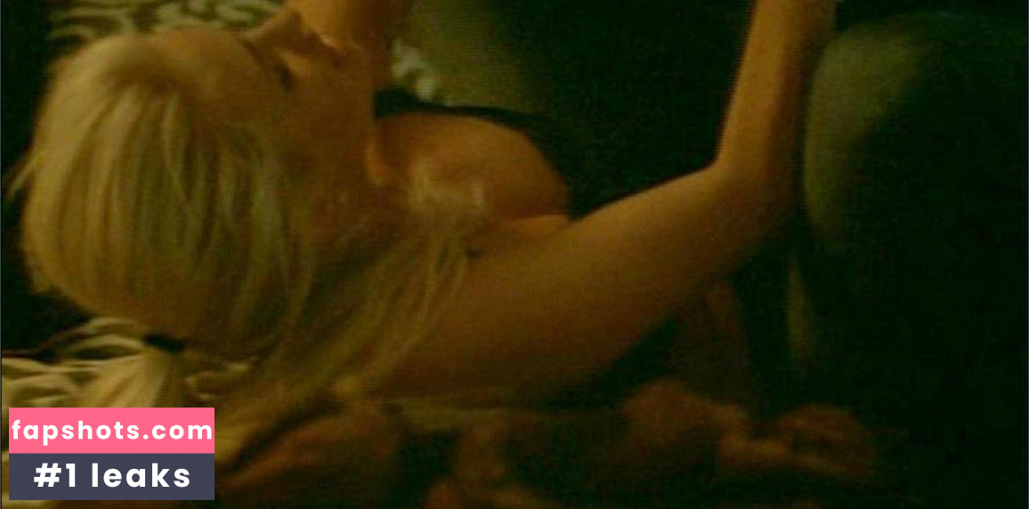 Carolina Gynning gallery photo #3