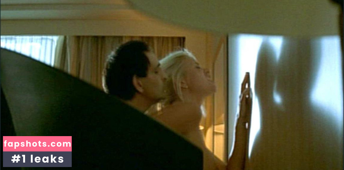 Carolina Gynning gallery photo #4