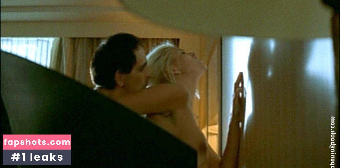 Carolina Gynning nude babe gallery