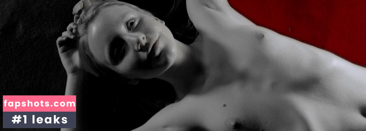 Carolina Hoffmann gallery photo #3