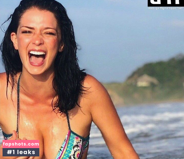 Carolina Miranda gallery photo #32