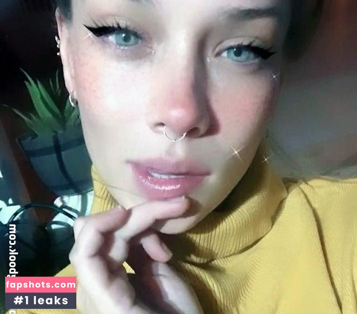 Carolina Miranda gallery photo #44