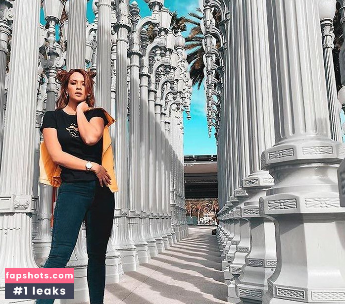 Carolina Miranda gallery photo #54