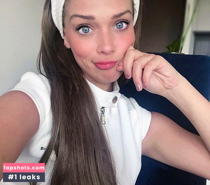 Carolina Miranda gallery photo #65