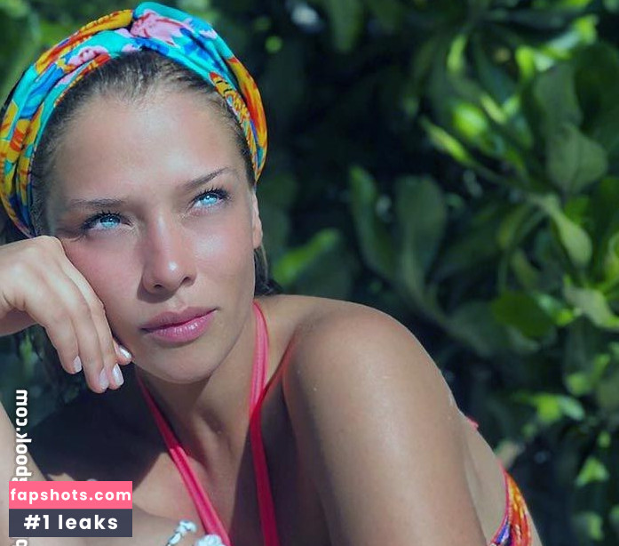 Carolina Miranda gallery photo #71