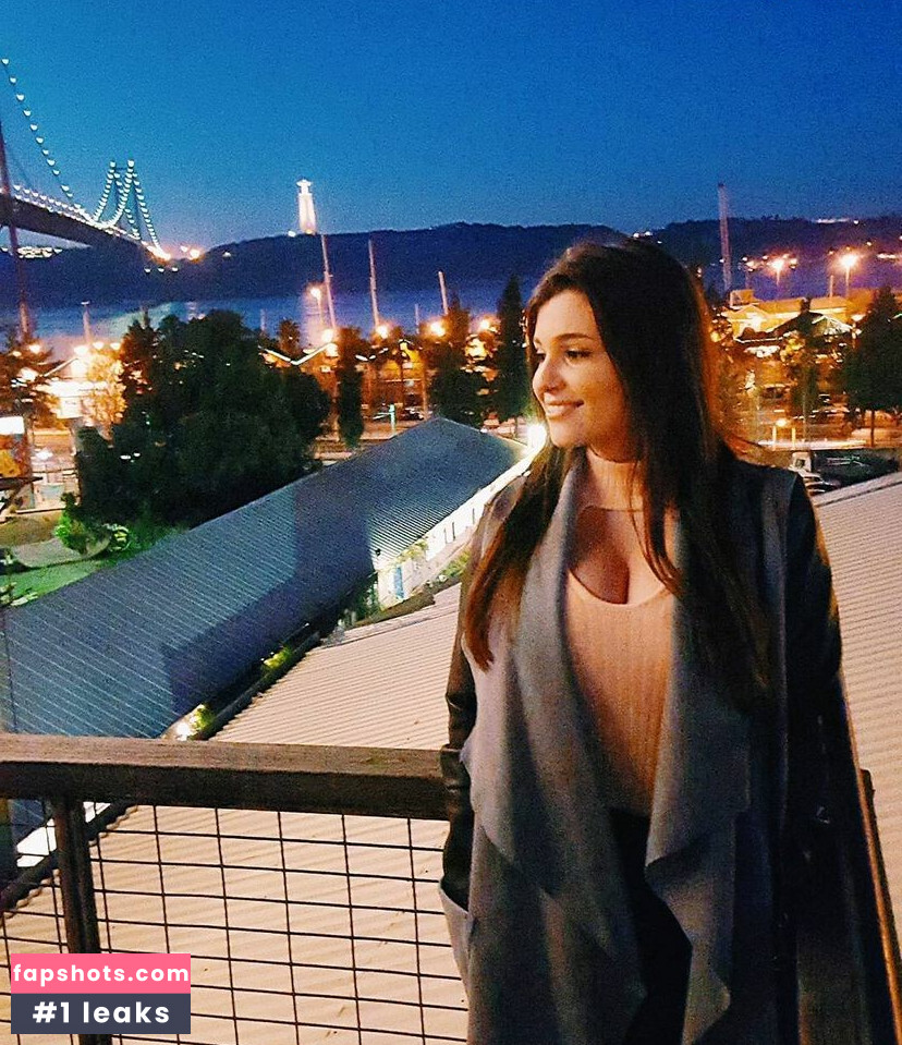 Carolina Neto gallery photo #11