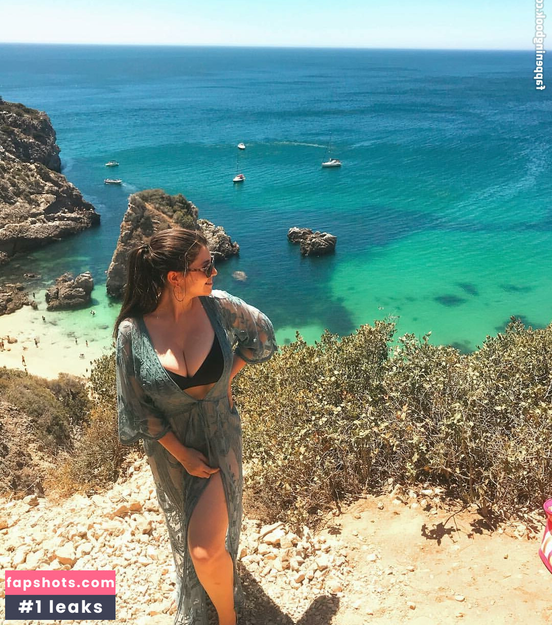 Carolina Neto gallery photo #20