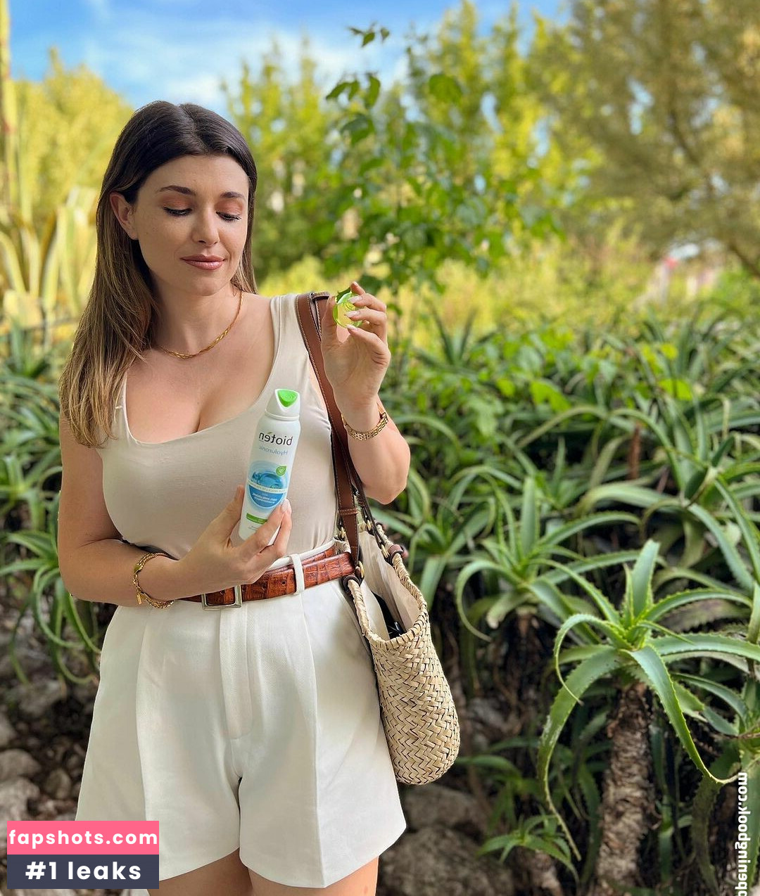 Carolina Neto gallery photo #21