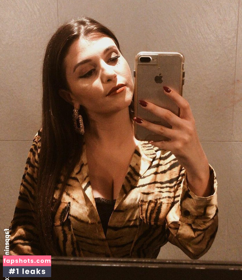 Carolina Neto gallery photo #9